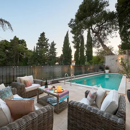 Sun Paradise فيلة