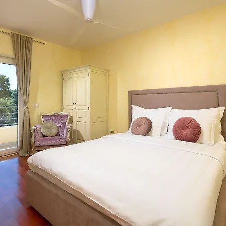 Sun Paradise فيلة سبليت