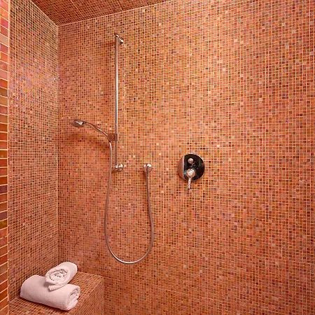 Sun Paradise فيلة